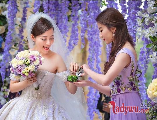 张靓颖冯轲结婚伴娘都有谁