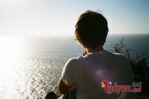 因为爱 所以还在乎_伤感图片