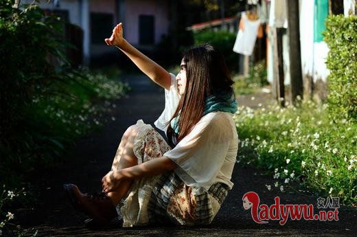 别问我是谁 请抱着我流泪_唯美图片