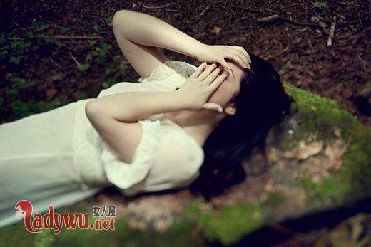 我们的心隔着一片海_伤感图片