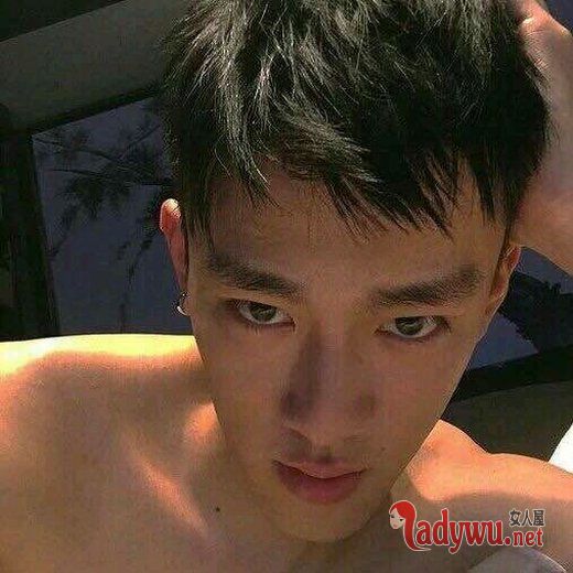 心动是一个人的措手不及_非主流帅哥