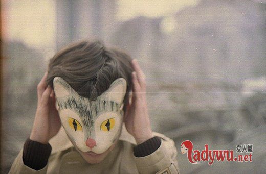 孤单男图片_时间改变了我们 却改变不了你_feizl.com