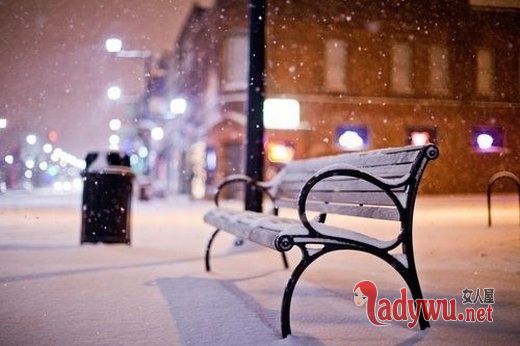 漫天雪花唯美图片_踉踉跄跄的受伤 跌跌撞撞的坚强
