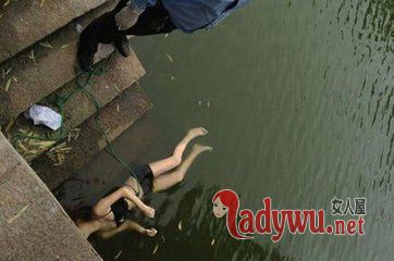 女子被绑水泥沉尸池塘(网络配图)
