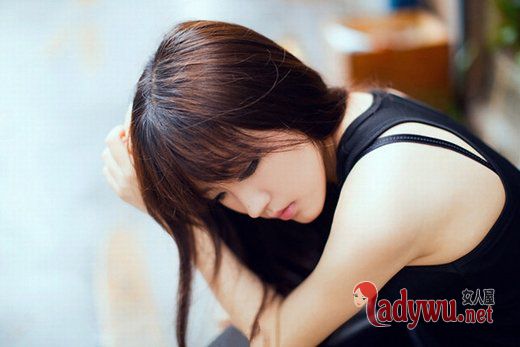 触摸不到的你 无法拥在臂弯里_伤感图片