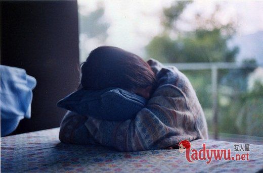 爱得这么伤 真的没事么_伤感图片