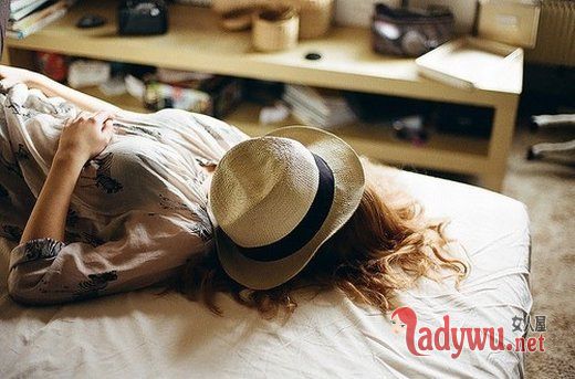 你足够虚伪 让我心寒_伤感图片
