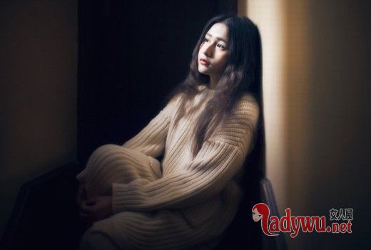 你足够虚伪 让我心寒_伤感图片