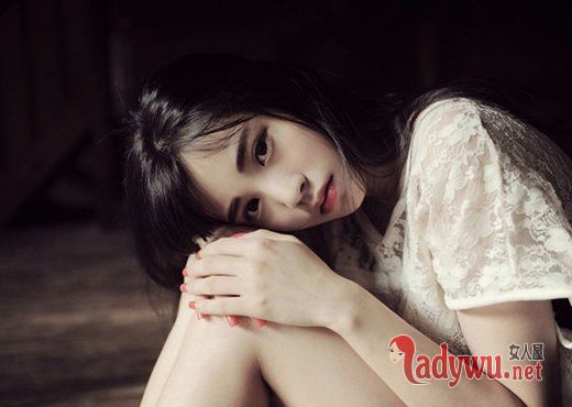 忧郁美女图片唯美_经历了那么多 你有没有好过一点