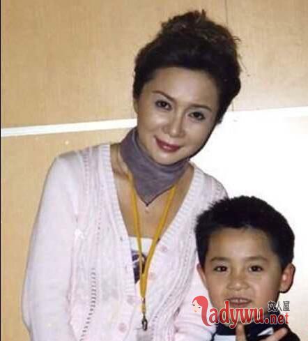 蔡明