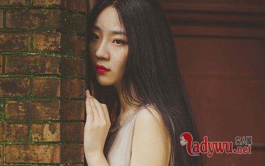 悲伤文艺的图片_既然还有爱 为何你不说出来
