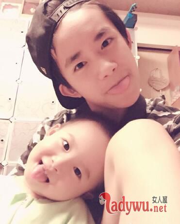 0ad7fb42-8705-4f4c-8a4c-7c7cbe58694b_size99_w375_h500.jpg