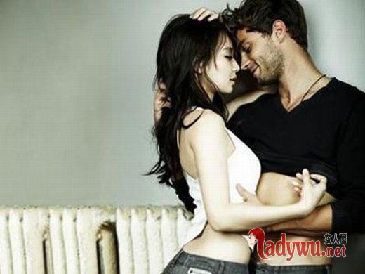 男女暧昧图片大全_唯一的怪癖就是喜欢上了你