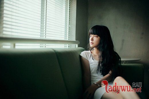 令人感伤的图片_半夜的时候 你会想起谁