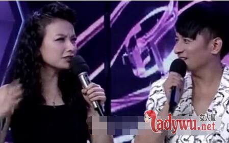 吴昕李维嘉深情对视