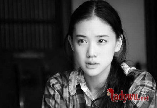 即使如此喧闹欢乐气氛 也带动不了我的情绪_伤感图片