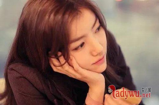 爱遐想的人 心里都揣着春夏秋冬_伤感图片