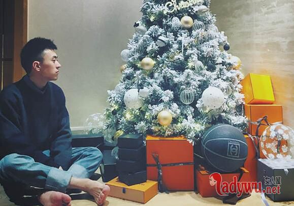秦奋和王思聪谁更有钱 秦奋爸爸身份曝光背景堪比王思聪