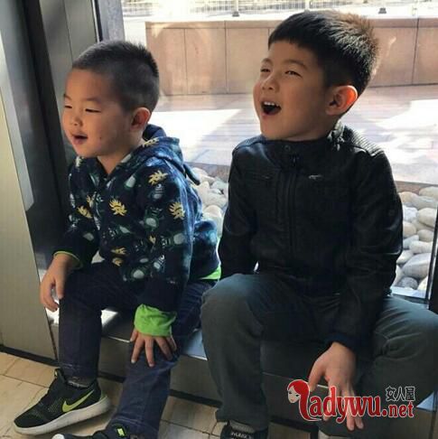 安吉和小鱼儿差几岁 图揭爸爸去哪儿安吉和弟弟萌照