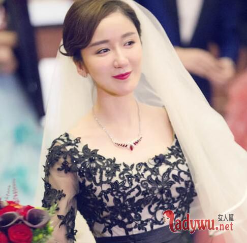 娄艺潇结婚了吗老公是谁 首次身披婚纱亮相自曝想结婚
