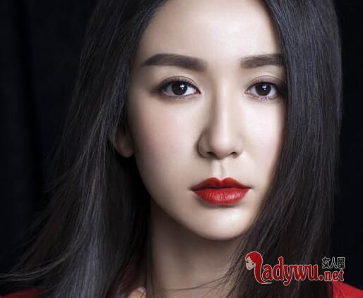 娄艺潇结婚了吗老公是谁 首次身披婚纱亮相自曝想结婚