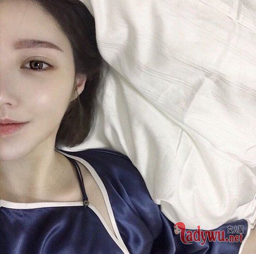 爱的秘诀就是保持刚刚好的距离_非主流美女