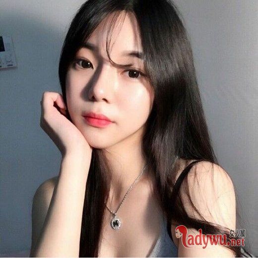爱的秘诀就是保持刚刚好的距离_非主流美女