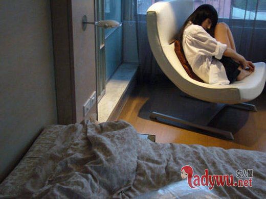 学会孤独和享受一个人的时候_伤感图片