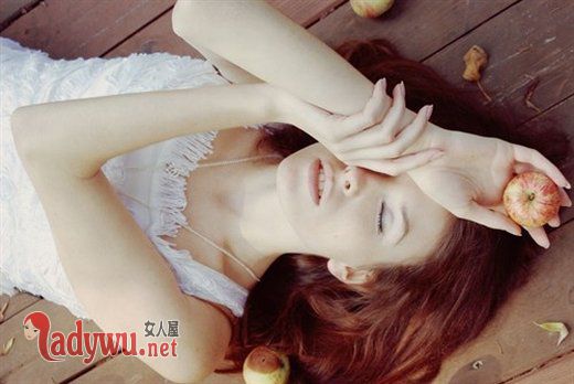 英伦风女生图片_我不想开口闭口全是委屈_feizl.com