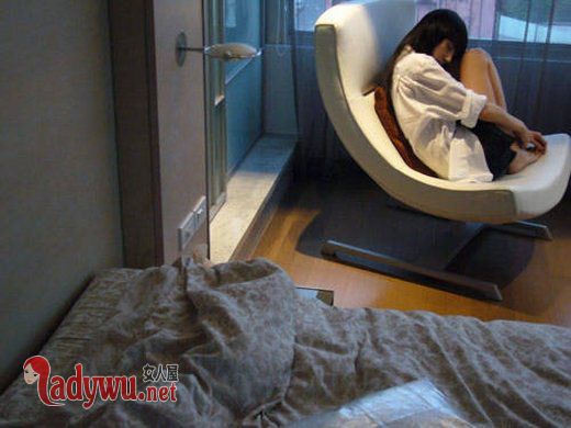 学会孤独和享受一个人的时候_伤感图片