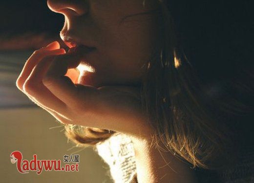 内心寂寞的女生图片_你的热情变成了无动于衷