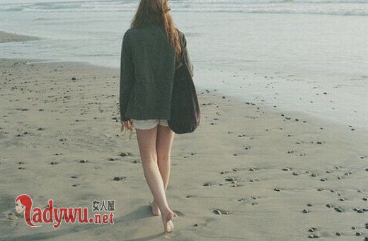 女人伤悲离爱情图片_因为终于有一个人可以替代你的位置
