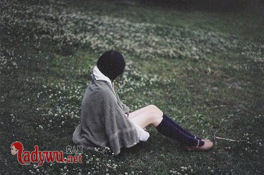 这个青春 注定还要独行_伤感图片