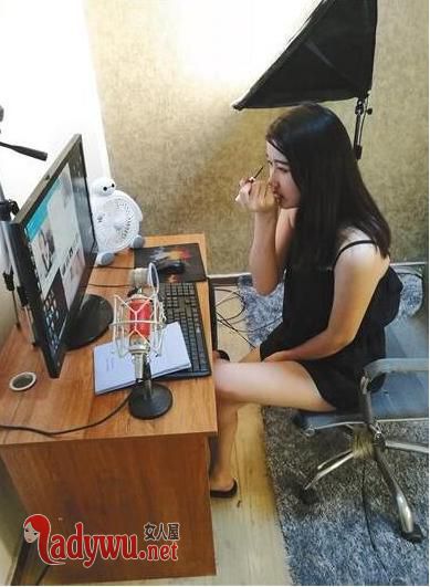 揭秘网红工厂造星  一个月“挣”1500元礼物才有1000底薪