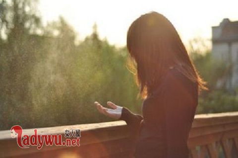 水瓶座忽冷忽热怎么办
