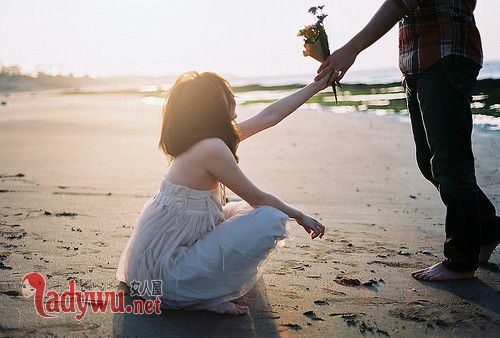 出轨女情人爱你的表现