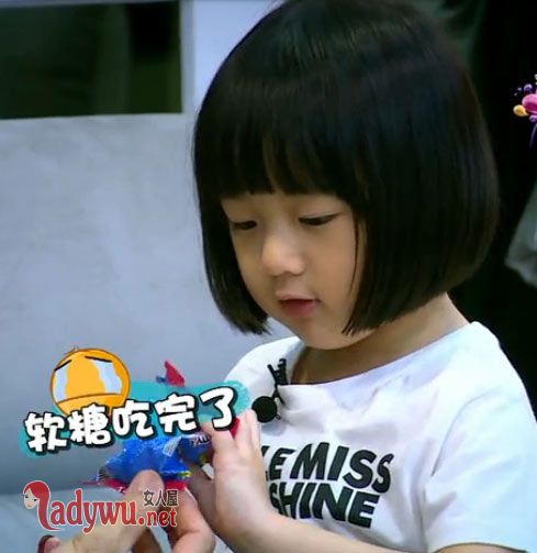 吴尊女儿吃的糖果是什么牌子