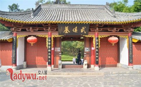 刘伯温真的挖了诸葛亮的坟墓吗