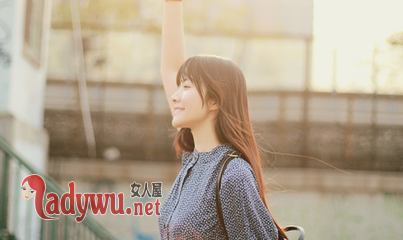天蝎女喜欢你三大表现