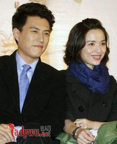 李佳怎么钓到靳东的啊