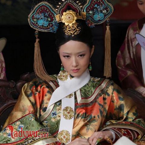 华妃的孩子是怎么死的