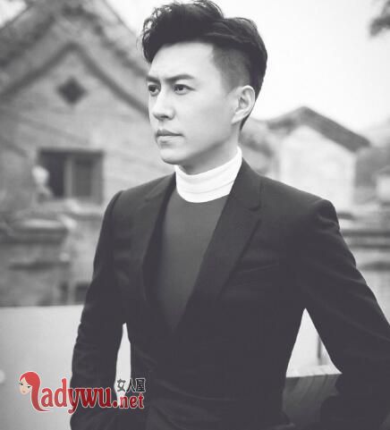 靳东的父亲是靳清华吗
