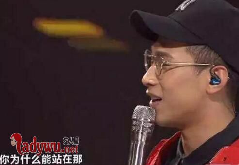 天佑回应杨幂事件