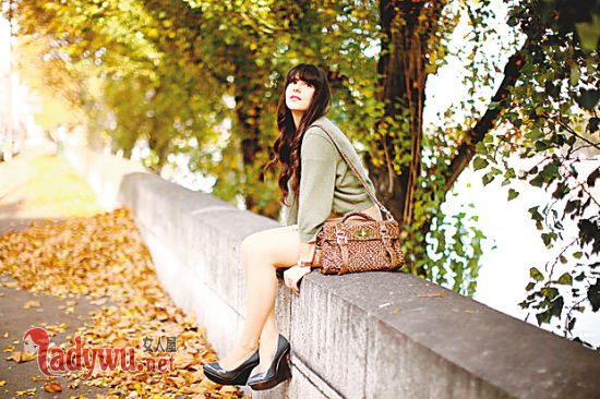 女人不理你千万不理她