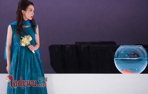 海上夫人靳东出演吗