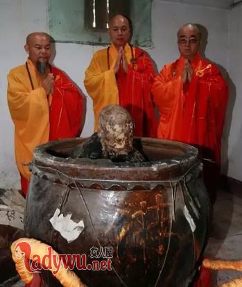 高僧肉身不腐的原因