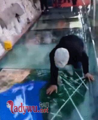 玻璃栈道碎裂特效