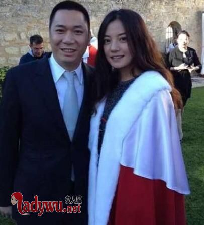 黄有龙和赵薇离婚了吗