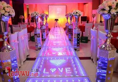 婚宴音响现哀乐