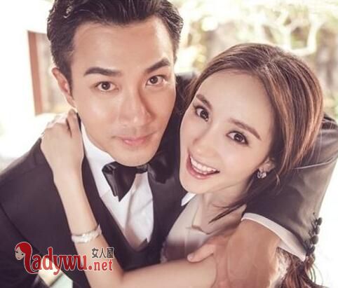 杨幂刘恺威机场接吻